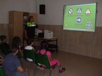 Àlbum fotogràfic de la visita de la Guàrdia Urbana a l'Escola Joan XXIII