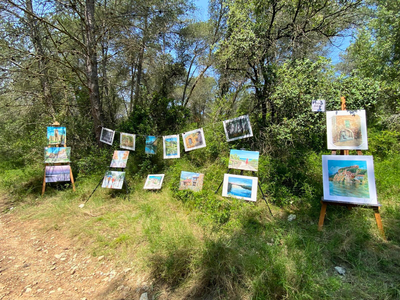 CaminART 2a edició (2).png Imatge de les obres dels artistes participants a la natura.