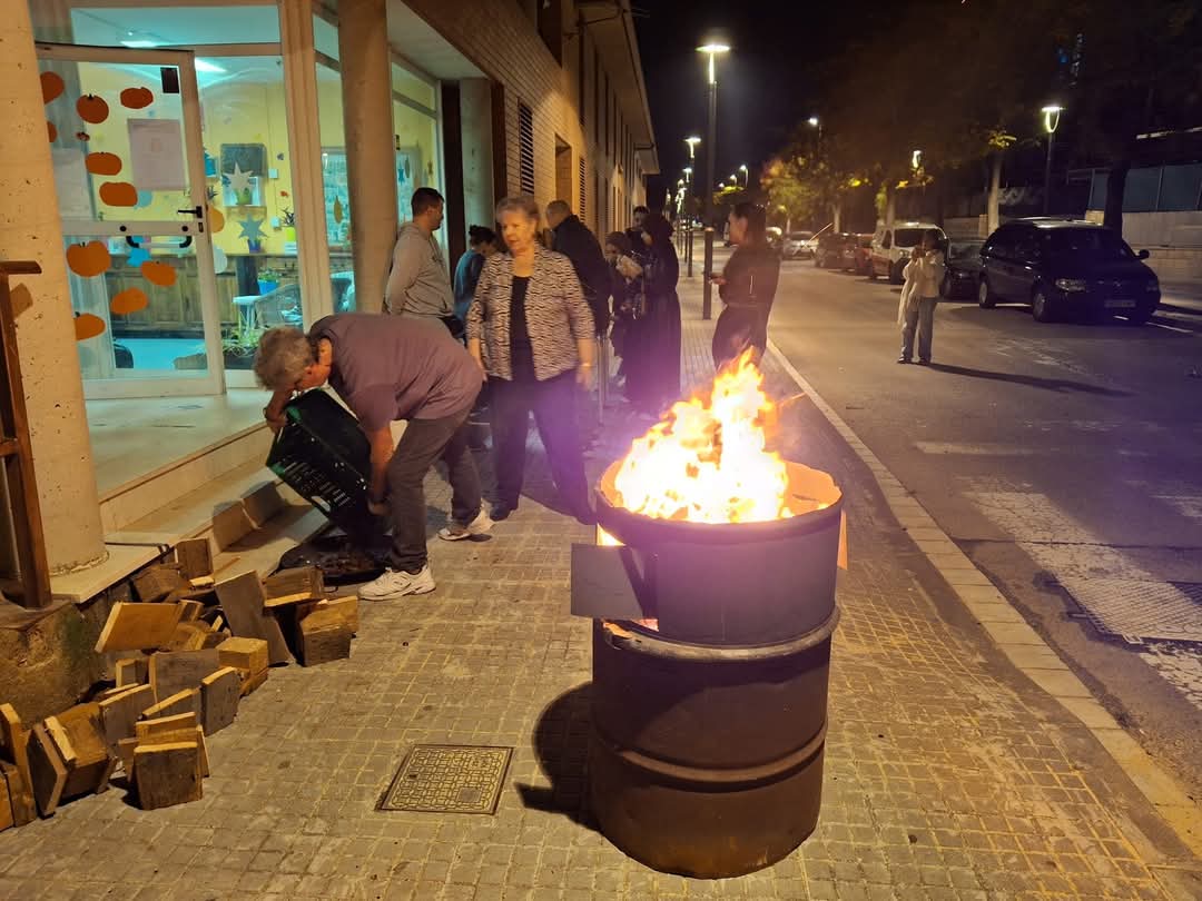 PARADA 11  LA CASTANYADA (FONT  AAVV PARC RIUCLAR)