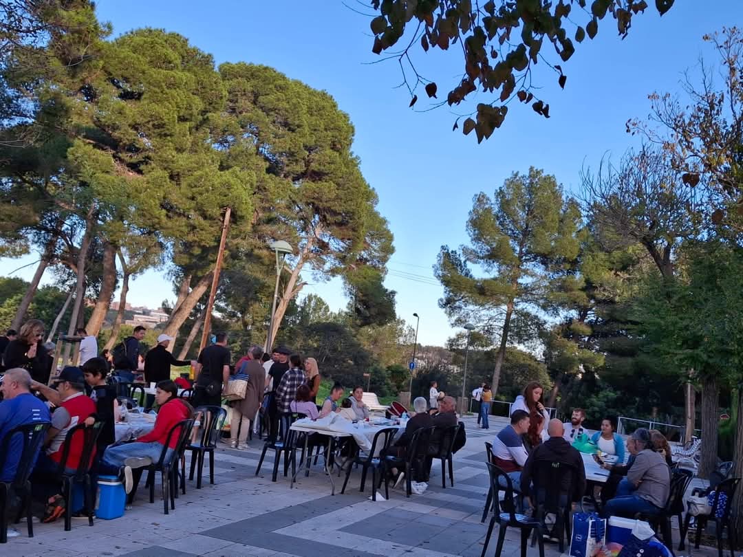 PARADA 11  LA FESTA MAJOR (FONT AAVV PARC RIUCLAR