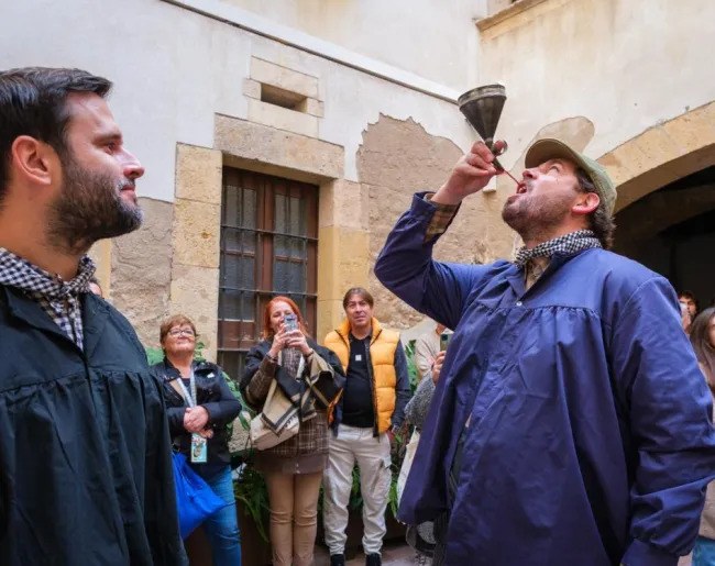 Itinerari històric i tast de vi