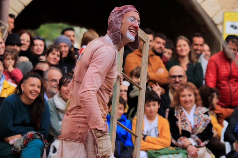 "Forat" De Dudu Arnalot