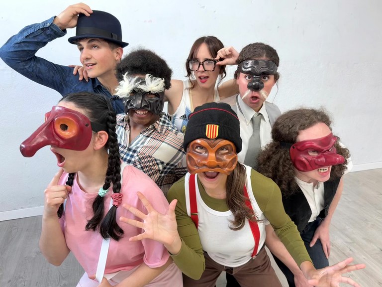 "T'he de dir una cosa" del CFGS Tècniques d’Actuació Teatral IES Antoni de Martí Franquès de Tarragona