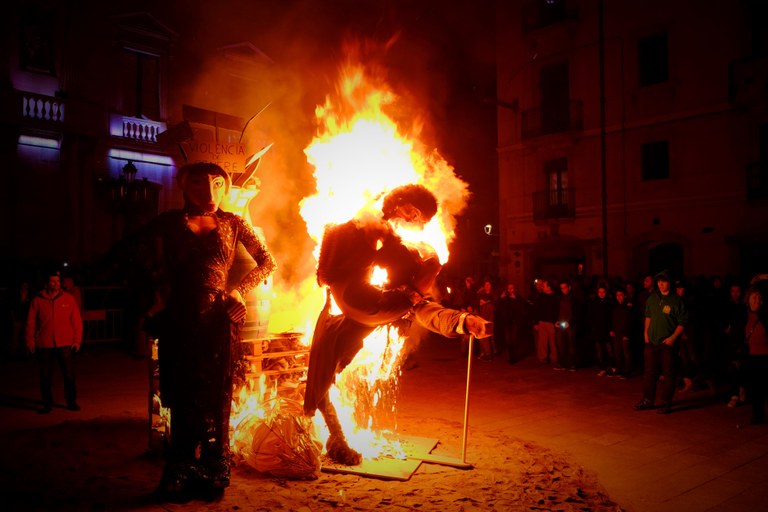 Rebuda del foc, proclama, encesa, foguera i crema del ninot