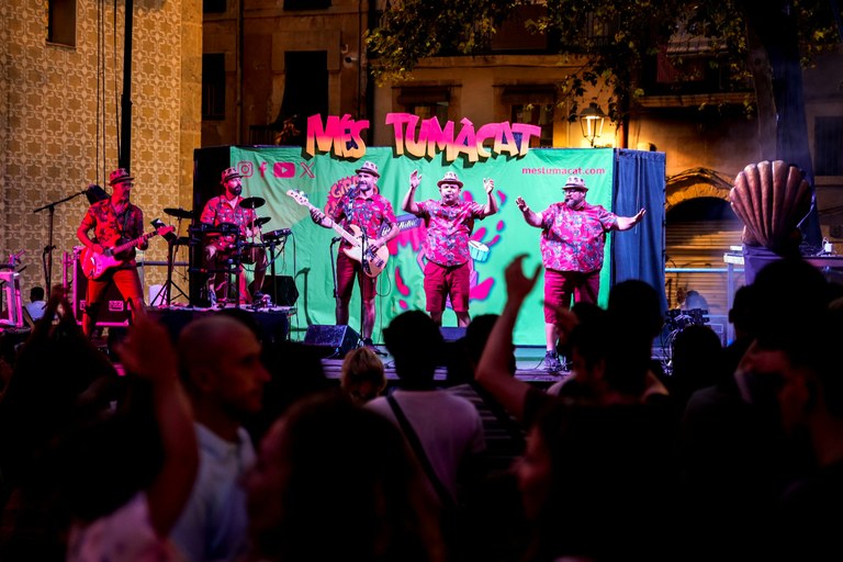 La Revetlla Il·luminada de Sant Magí amb la Companyia d’Espectacles Pa Sucat i DJ de la Llum