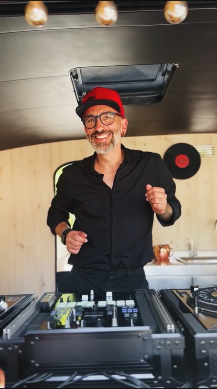 Sessió de DJ Monsieur Gustave