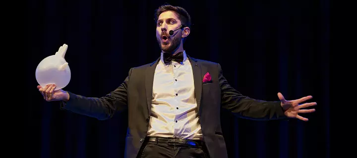 Stand Up Comedy Magic Show, amb Leo Bordigoni