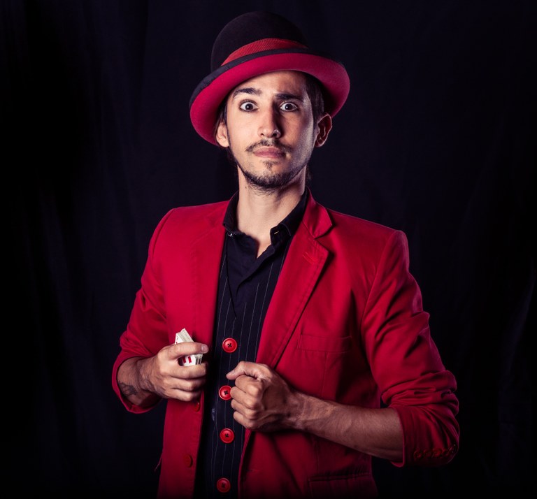 Taller d’iniciació a la màgia per a tota la família, amb Gonza Martini