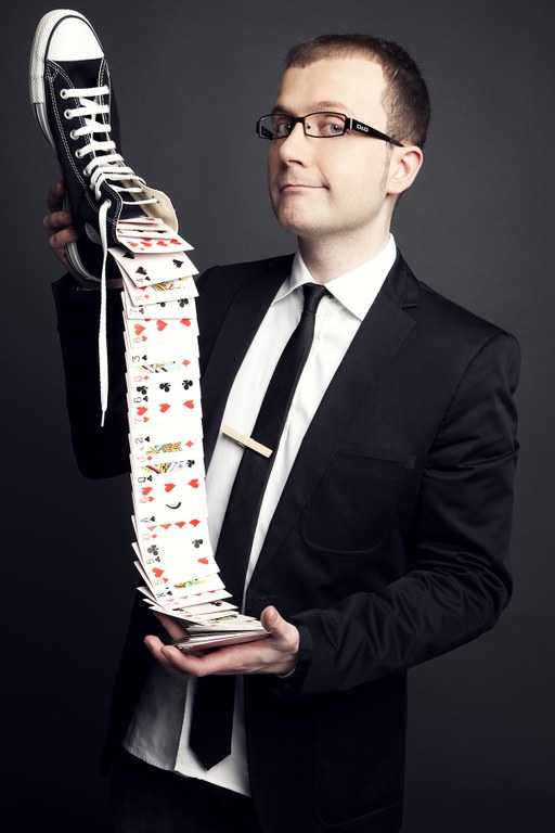 "Una tarda de somnis", amb el Mag Gerard (màgia solidària)