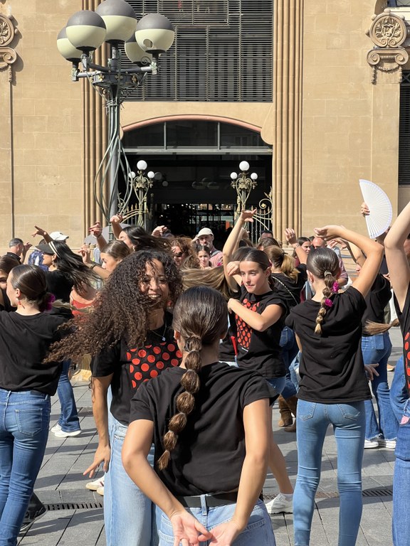 Sona Flamenc | Flashmob amb Violeta Barrio i concert de Vergüenza Ajena