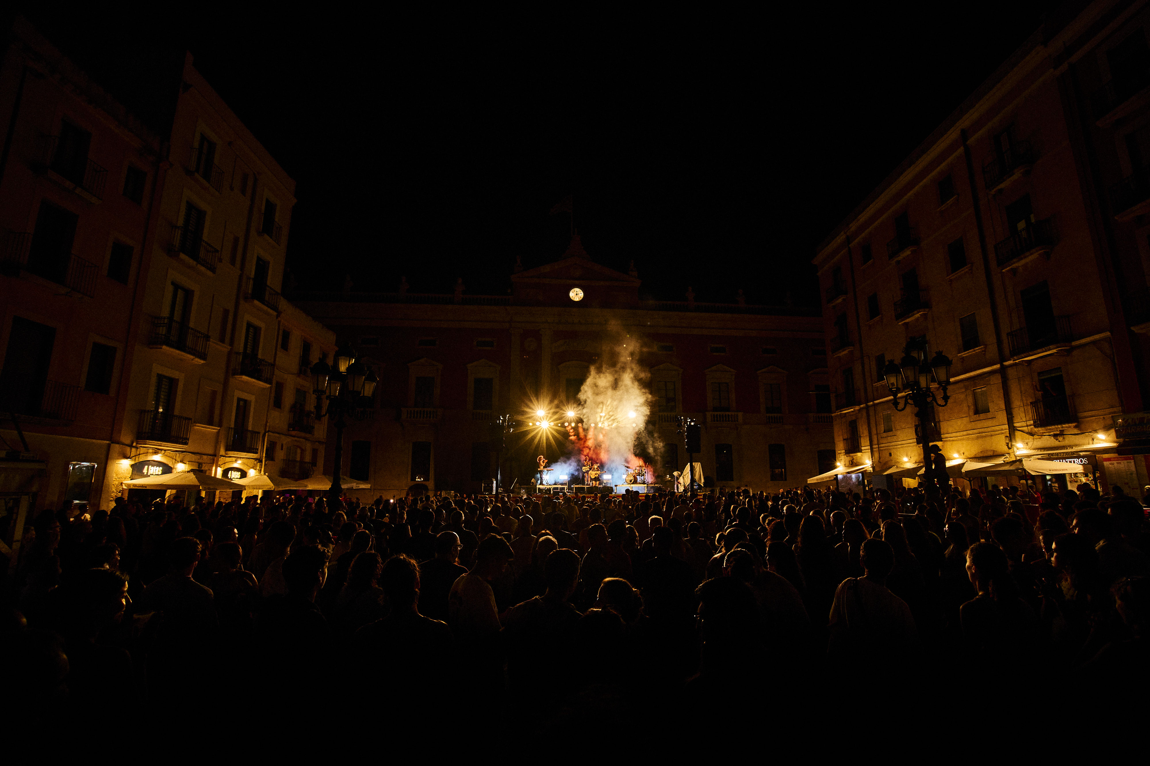 Revetlla de Sant Magí amb Tàrraco Surfers i Las Locas del Panda