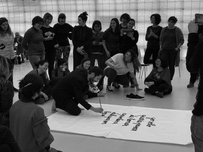 Festival enFILades | Taller de poesia visual: “Una línia és un fil”