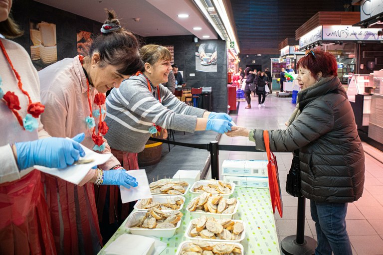 La botifarra d'ou tornarà a ser la protagonista del Dijous Gras als mercats de la ciutat
