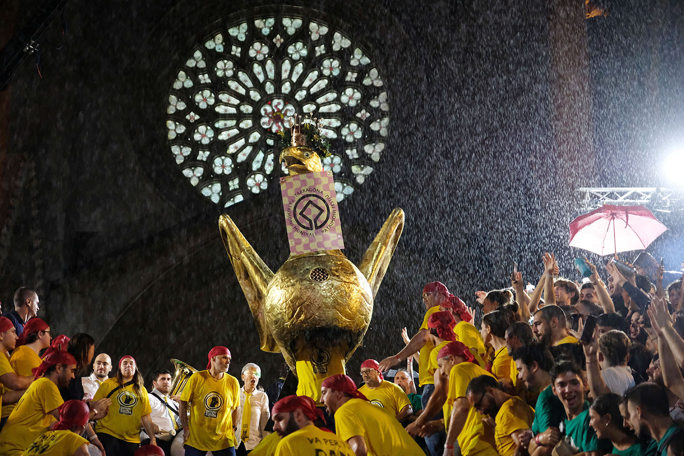 La Baixada de l’Àliga, els Gegants Vells, el Lleó, la Mulassa i les bandes