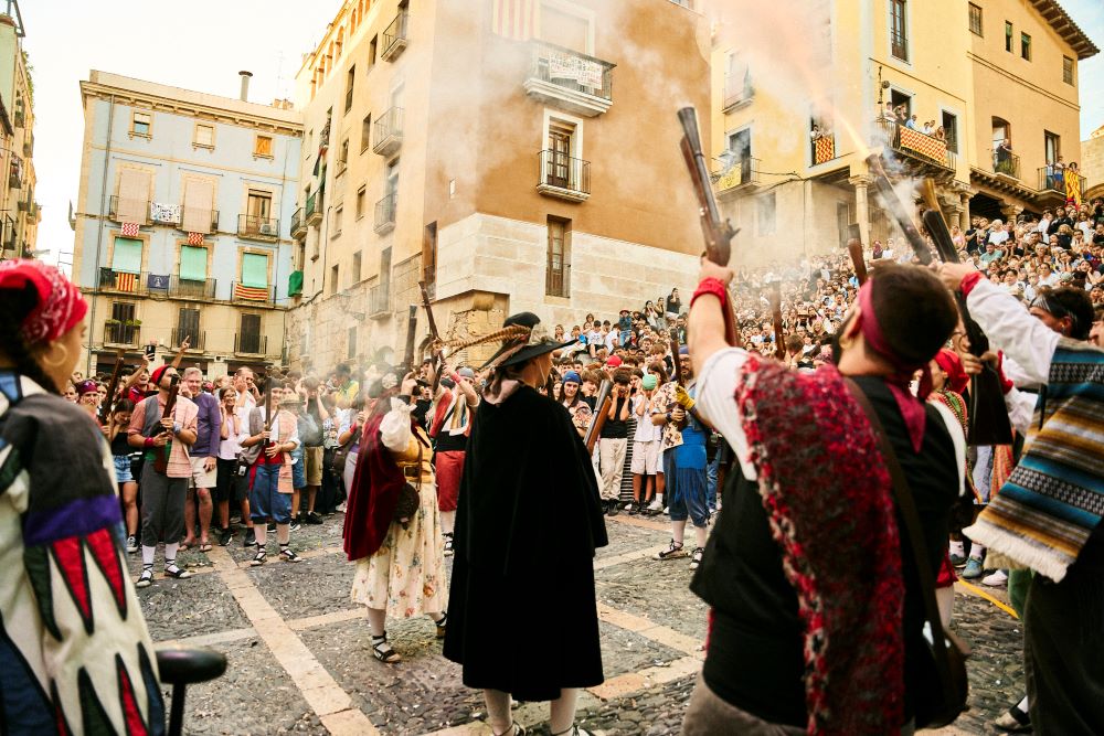 Presentació dels nous vestits i trabucs del Ball d’en Serrallonga