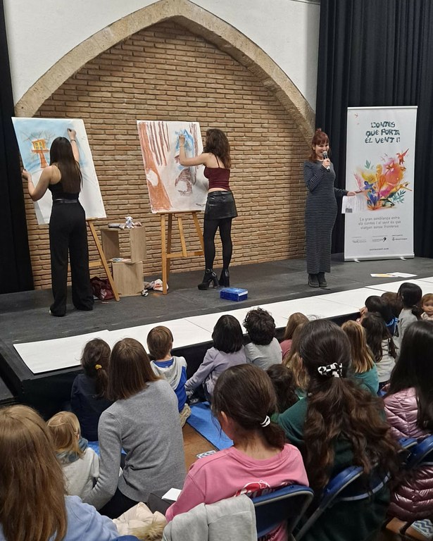 Lectura teatralitzada i il·lustració en directe del llibre “Contes que porta el vent II”