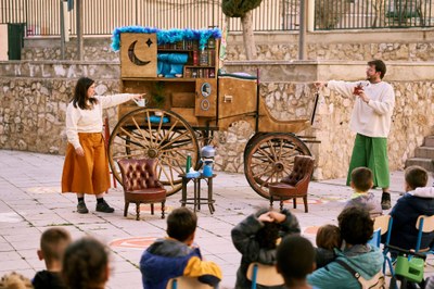 L'hora del conte: Un carro de contes - activitat inaugural