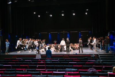 Més de 140 alumnes de secundària representen demà la peça "Uhmlaba significa món en zulú"