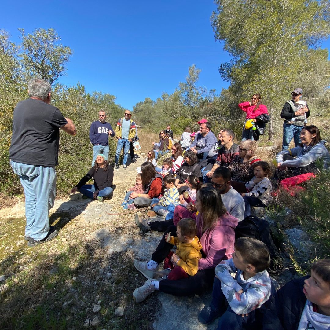 Explora en família - Coves del Llorito