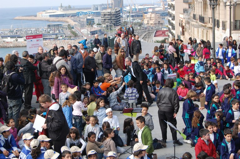 Apadrinament del Balcó del Mediterrani per part dels escolars de la ciutat