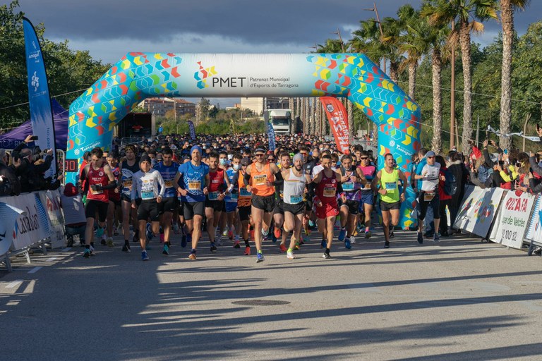 La 30a Mitja Marató + 10k “Ciutat de Tarragona” congrega 1.347 participants