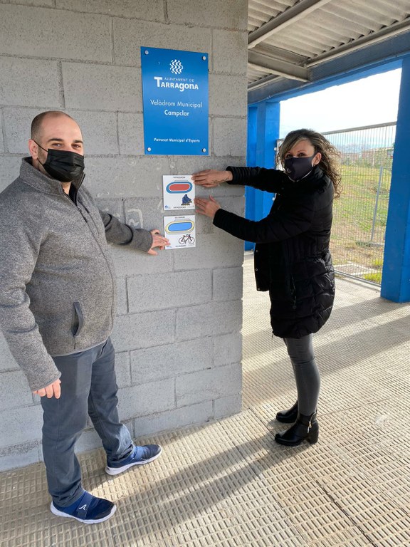 L'Ajuntament de Tarragona incorpora pictogrames a les instal·lacions esportives municipals per millorar la comunicació amb les persones amb Transtorn de l'Espectre Autista