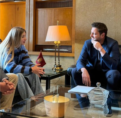 L’Alcalde de Tarragona rep a la jove pilot Paola Ramos 