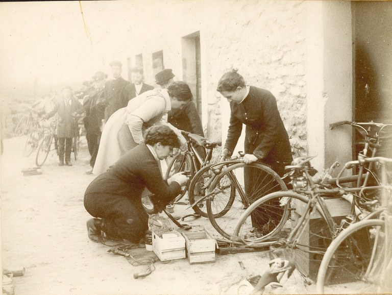 Exposició "On comença la llum"