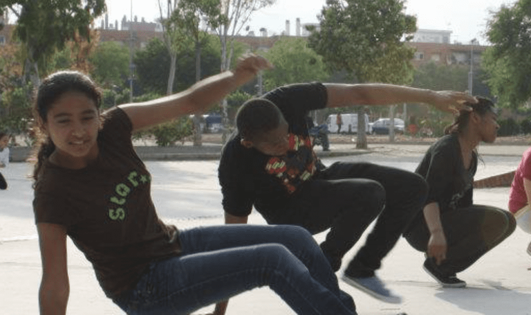 Aula de danses urbanes: hip hop i breakdance