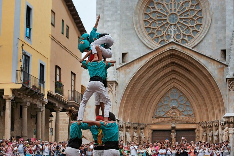 Actuació de la Colla Castellera de Sant Pere i Sant Pau