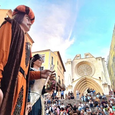 Festes del Roser | Arrencada gegantera nocturna de germanor