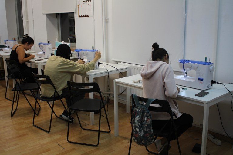 L’Atelier. Servei de màquines de cosir