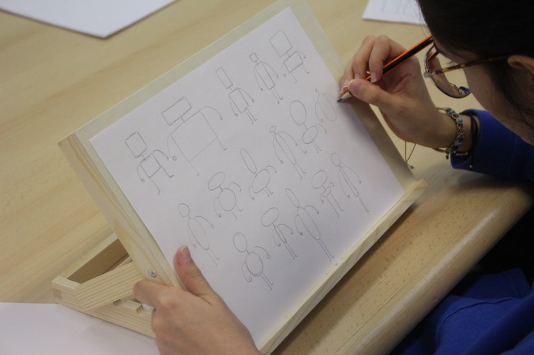 Aula d'il·lustració i arts plàstiques. Imagina i crea.