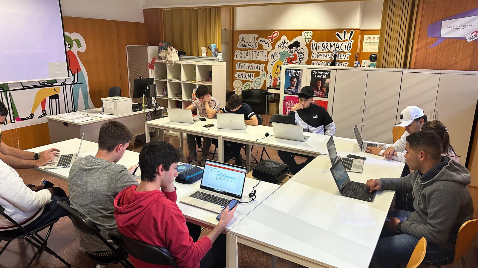 Hi ha vida més enllà de l’institut: Opcions per construir el teu futur.
