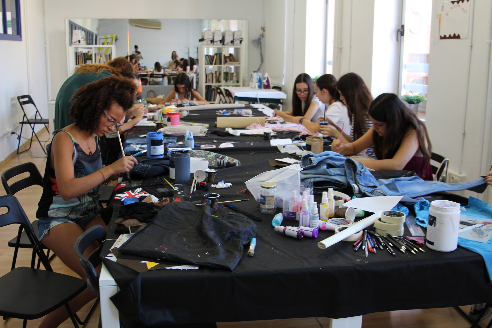 Aula de costura creativa. Recrea la teva roba.