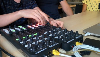 Iniciació al món del DJ i la producció musical (90h).