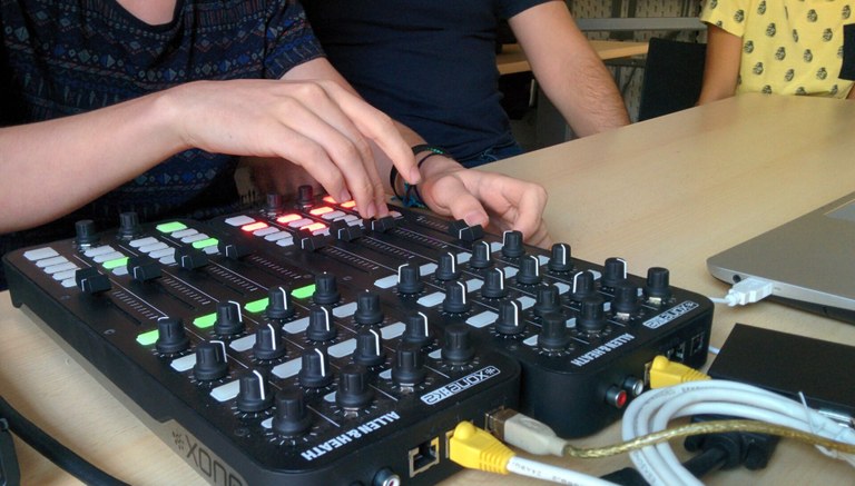 Iniciació al món del DJ i la producció musical (90h).