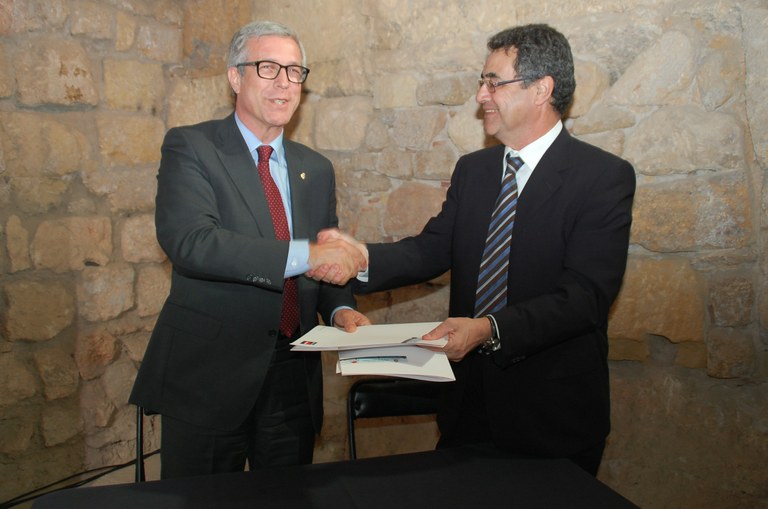 L'Ajuntament de Tarragona i Repsol signen un conveni per continuar treballant en diferents àmbits de la cultura, l’esport i l’ensenyament de la ciutat