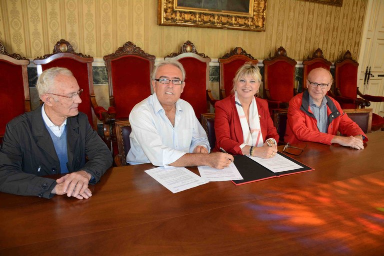 Signat un conveni entre l'Ajuntament i el Gremi de Pagesos de Sant Llorenç i Sant Isidre per a la Festa dels Tres Tombs