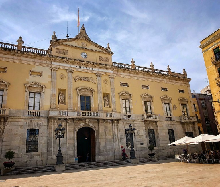 La façana de l’Ajuntament de Tarragona s’il·luminarà de color blau en suport al Dia de les Malalties Rares