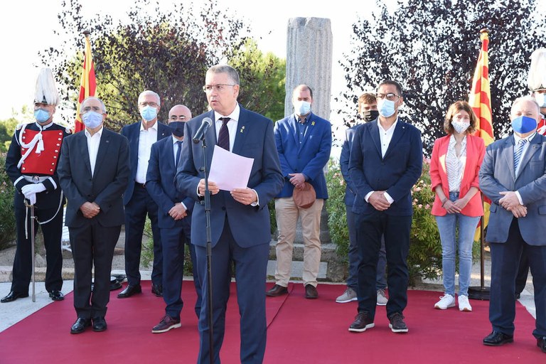 L'alcalde Pau Ricomà reivindica "un país per a tots" a l'ofrena floral de l'11 de setembre