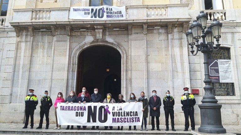 L'Ajuntament de Tarragona condemna la mort d'una dona ahir a Barcelona, presumptament a mans de la seva parella