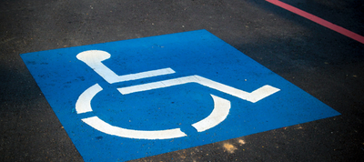 Aparcament per a persones amb discapacitat