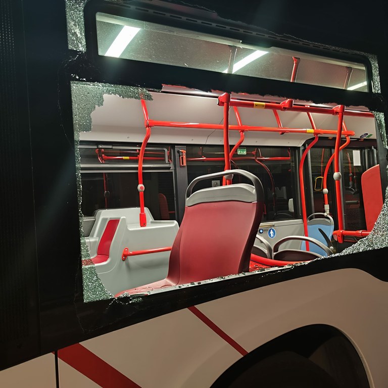 Dos detinguts per causar danys a un autobús de l’EMT al centre de la ciutat