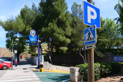 Dimarts s'inicien els treballs de pintura de senyalització horitzontal a l'accés del pàrquing Saavedra per avinguda Catalunya