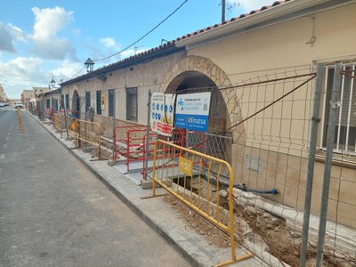 Les obres de renovació de la xarxa d'abastament al carrer Tortosa entren a la recta final