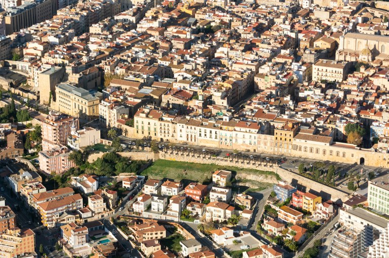 Primer pas per obrir un nou espai verd a la ciutat al passeig de Sant Antoni