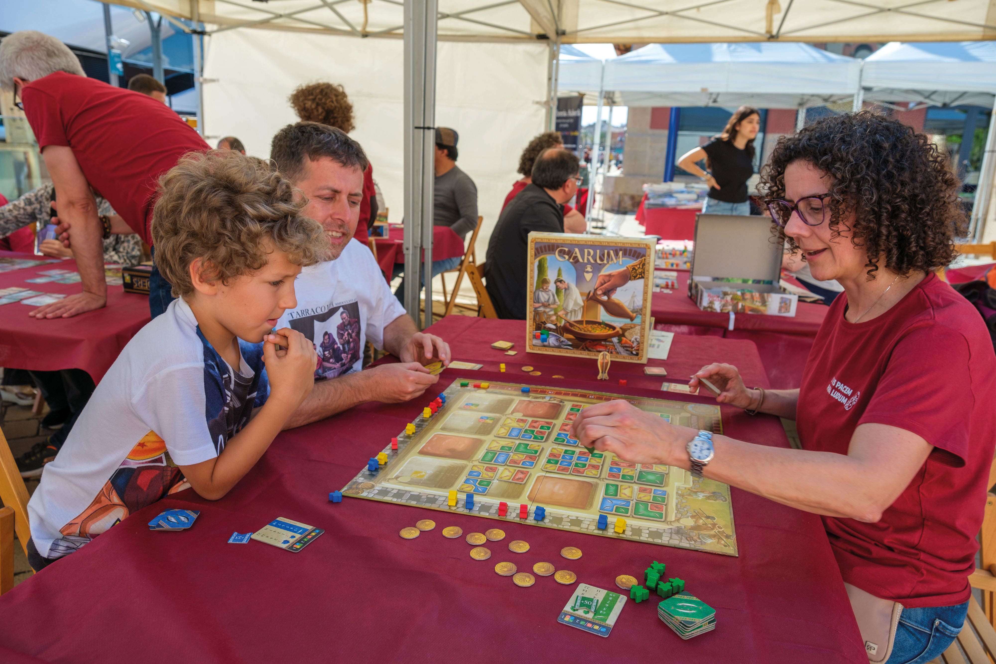  Si vis pacem, para ludum. Jocs d'estratègia i simulació sobre l'antiguitat