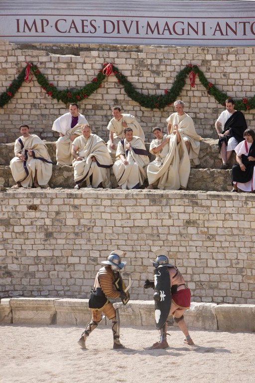 Llegim Tarraco, club de lectura, visita al circ i a l’amfiteatre amb demostració de gladiadors