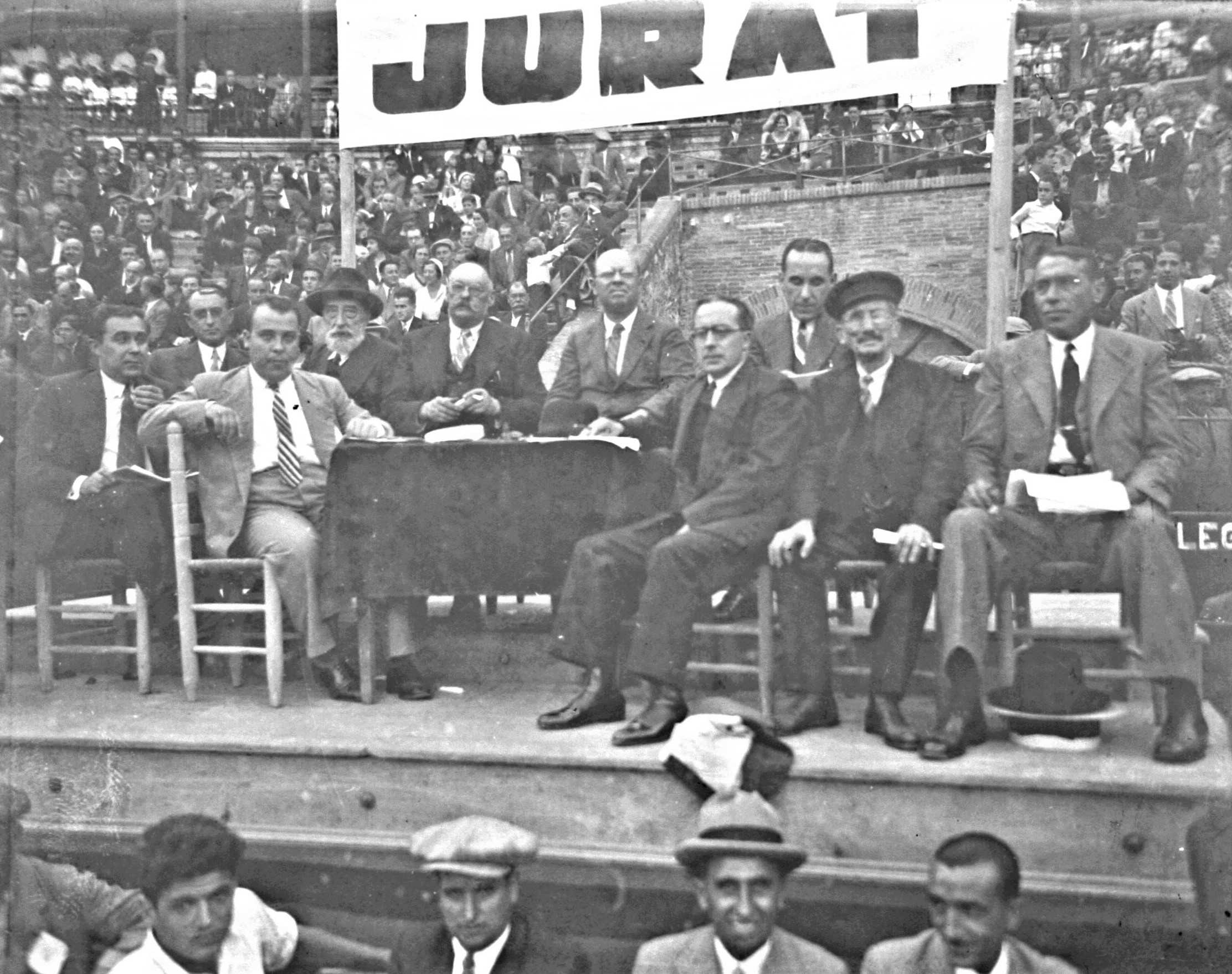 Concurs de Castells 1932 - Jurat. H. Vallvé / L'Arxiu
